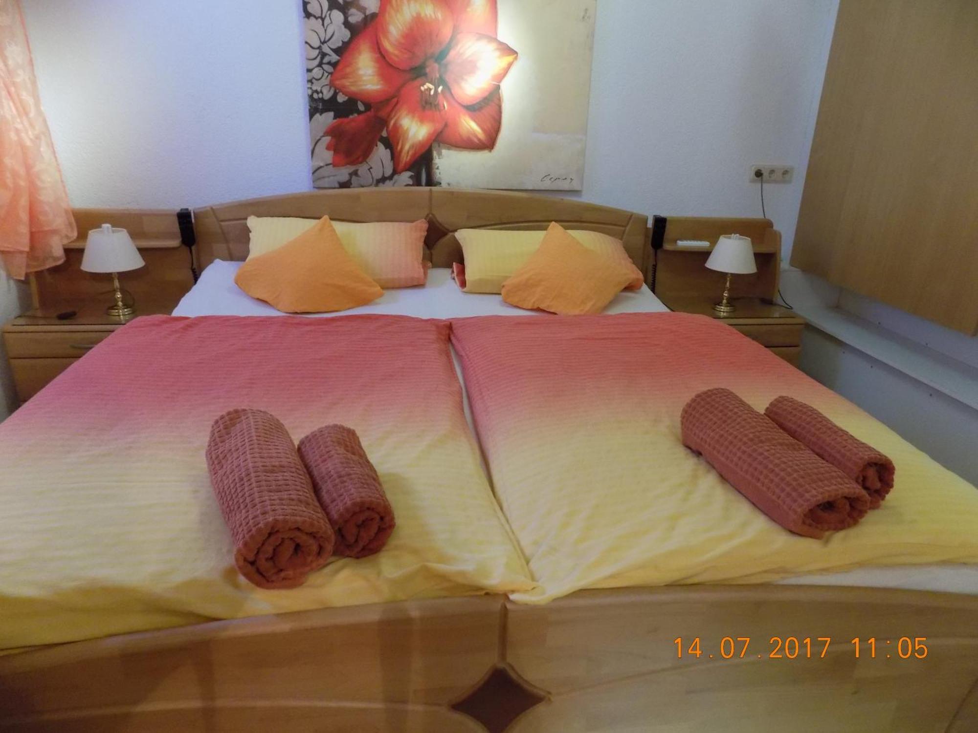 Haus Alexandra Apartment Schoneberg  Екстериор снимка